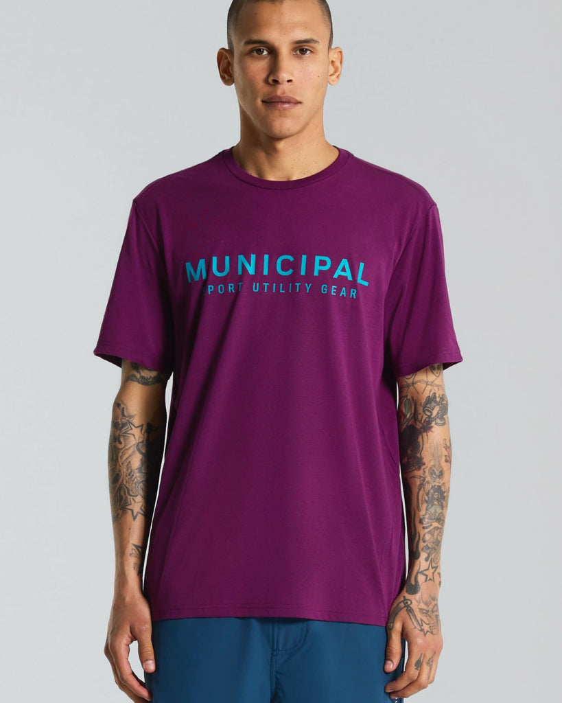 MUNICIPAL 人気 4:AM クラブ Tシャツ 4:AM Club T-Shirt in Dusk | MUNICIPAL