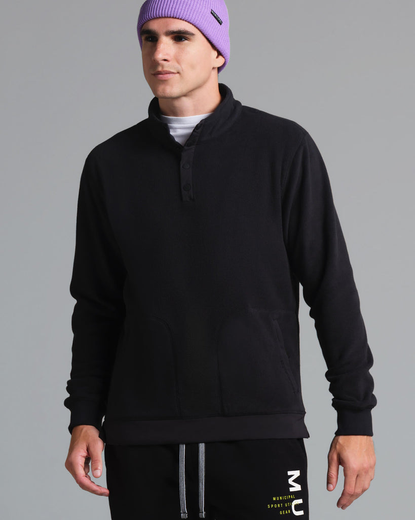 Fleece Snap Mock in Black | MUNICIPAL