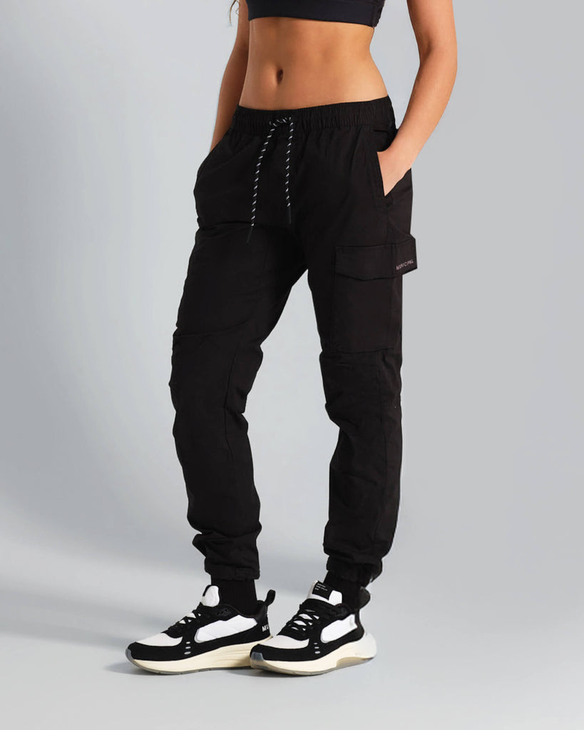 M. Cargos in Black | MUNICIPAL