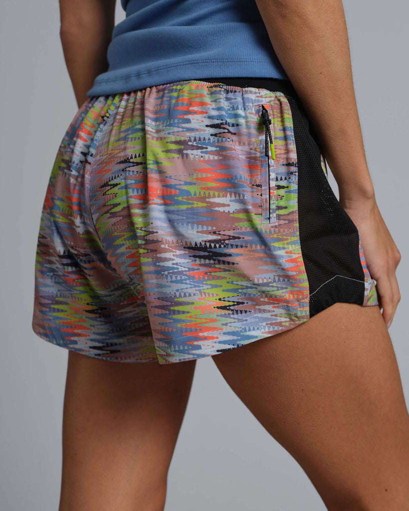 新品 On active shorts XS women’s Women's Daybreak Active Shorts in Zigzag | MUNICIPAL