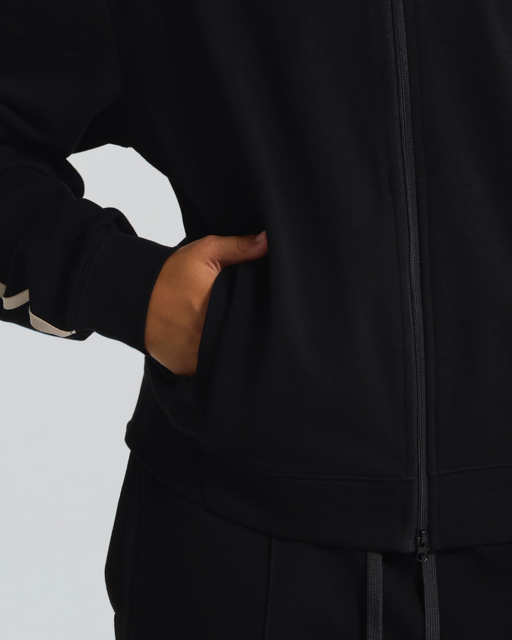 Women's Metro Full Zip Track Jacket |Black| pocket