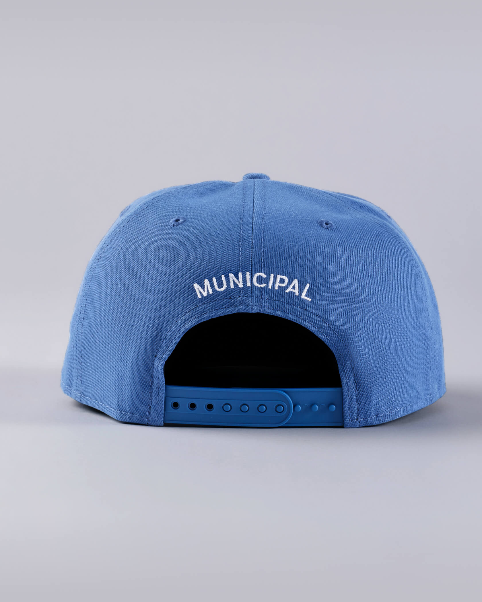 M. Hat |Horizon| back