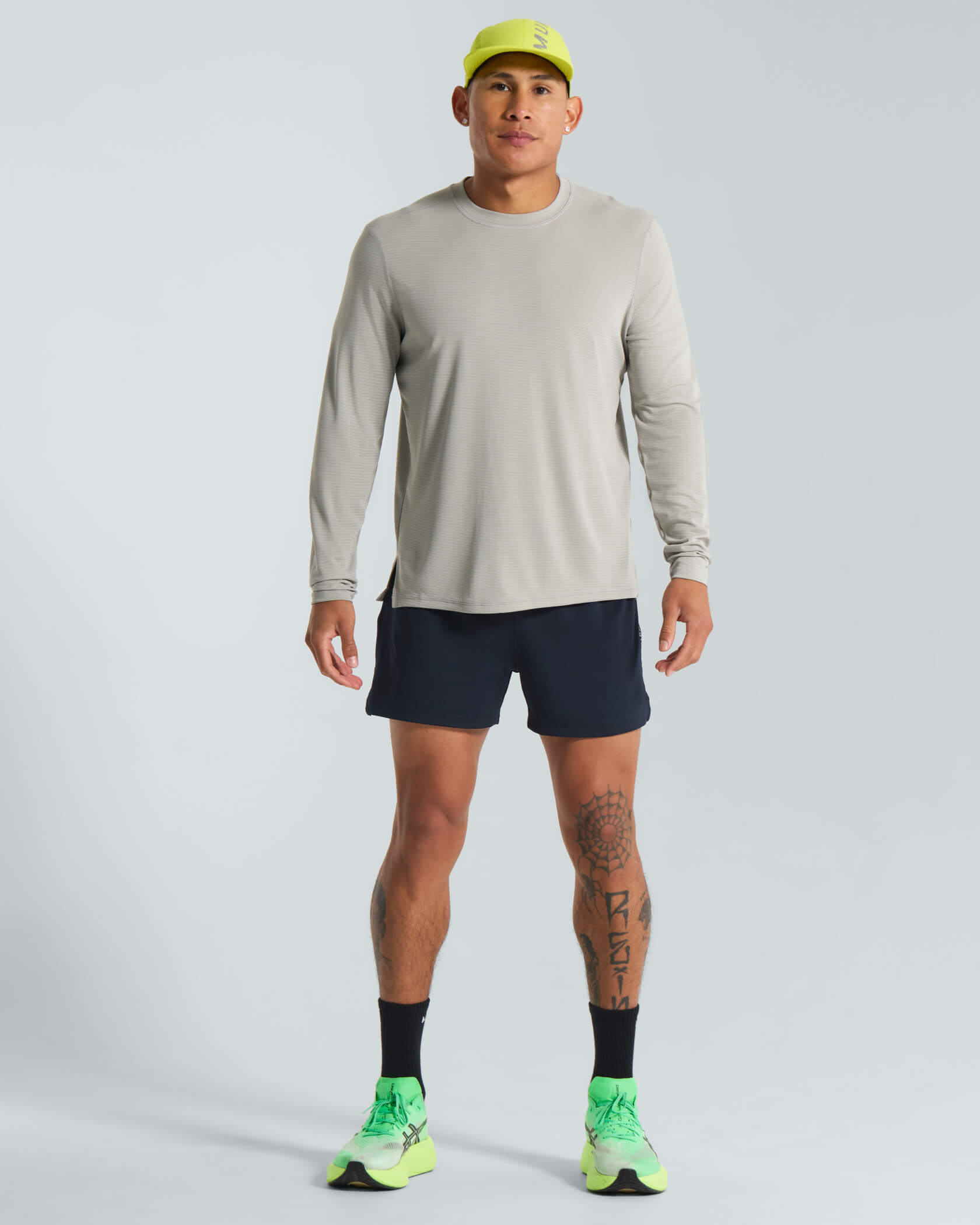 Run Core LS T-Shirt |Smoke| outfit