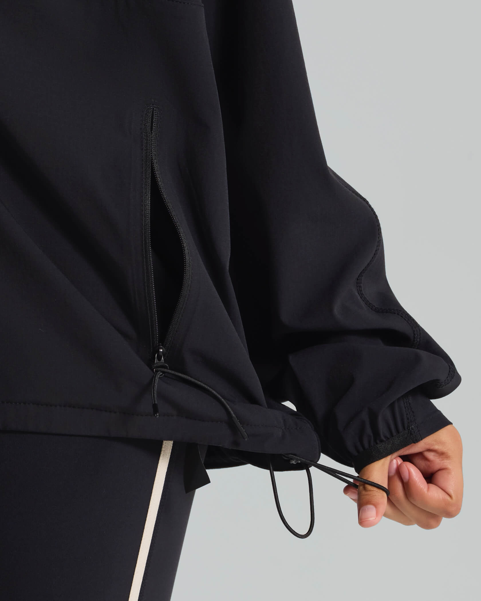 Women's Momentum Half Zip Anorak |Black| detail