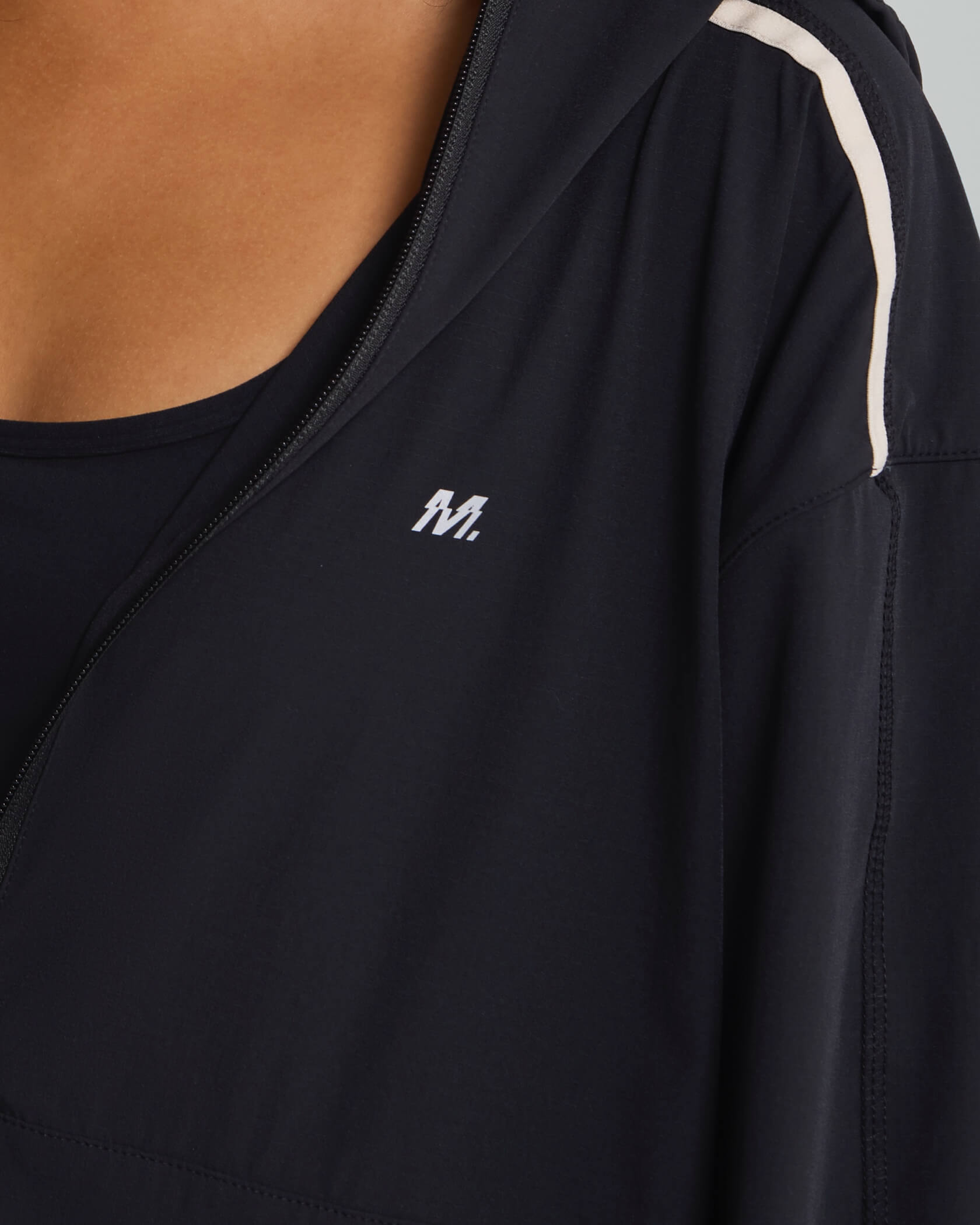 Women's Momentum Half Zip Anorak |Black| logo