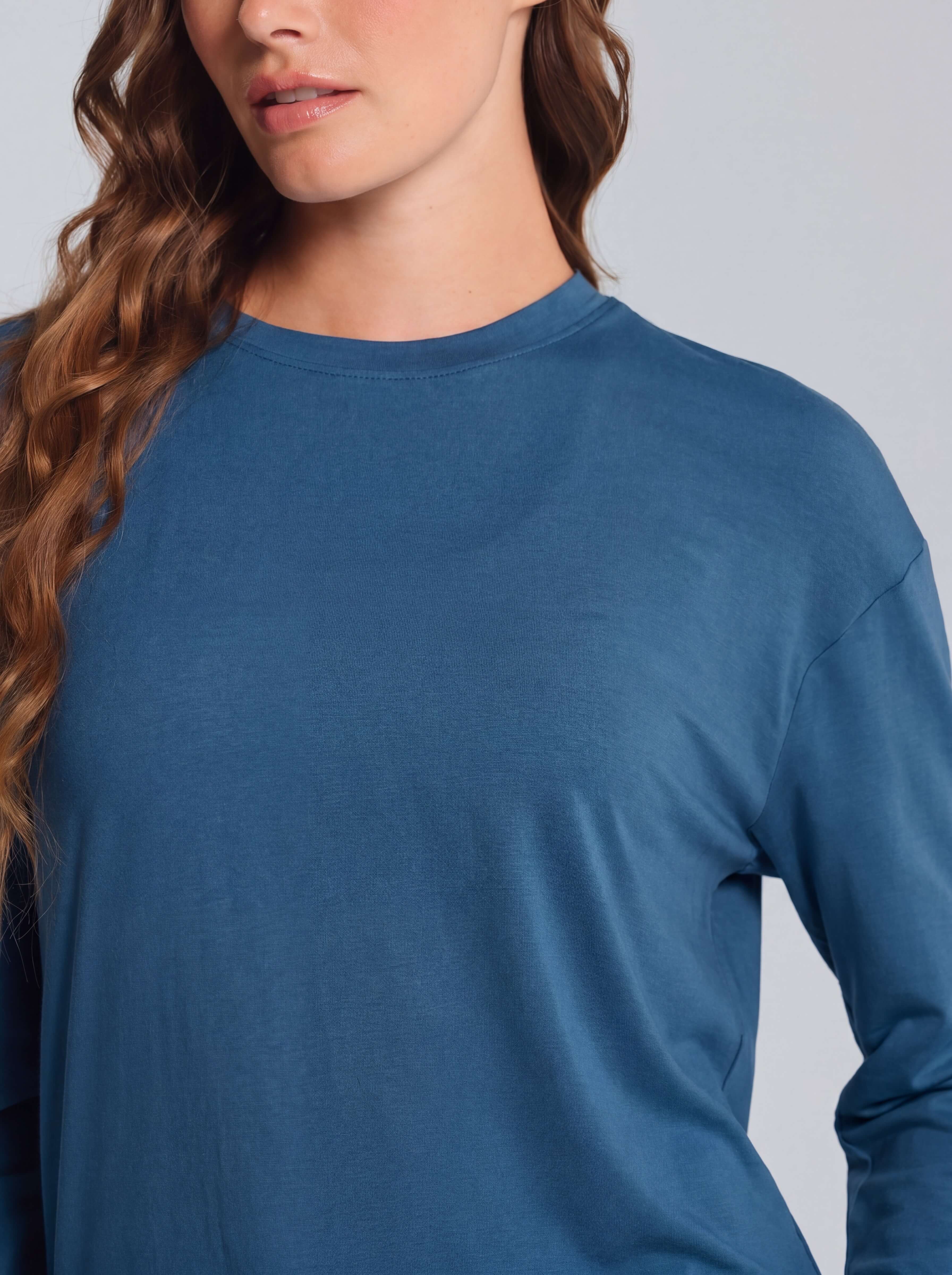 Women's New Favorite LS Top |Blue Wing| detail