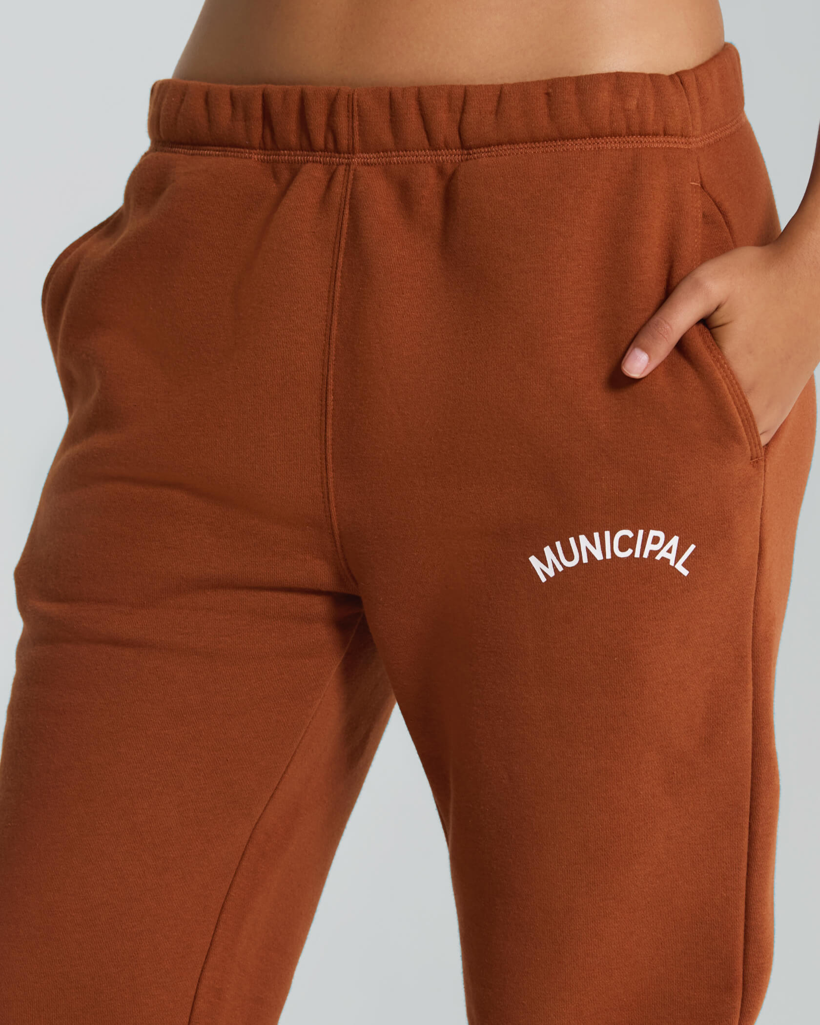 Women's Varsity Sweatpants |Toffee| logo